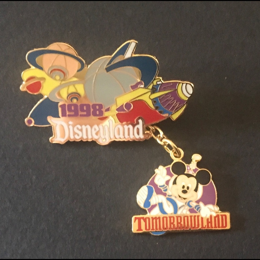 1998 Vintage Disneyland Collectible Cloisonné Pin